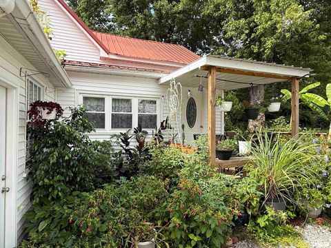 Tiny photo for 200 CRESTVIEW Drive, Dongola, IL 62926 (MLS # EB459378)