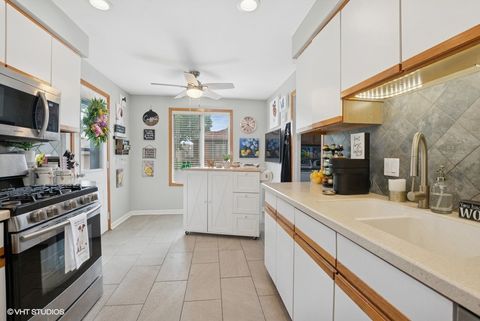 Tiny photo for 48 Parliament Drive W #132, Palos Heights, IL 60463 (MLS # 12479359)