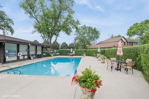 Tiny photo for 48 Parliament Drive W #132, Palos Heights, IL 60463 (MLS # 12479359)