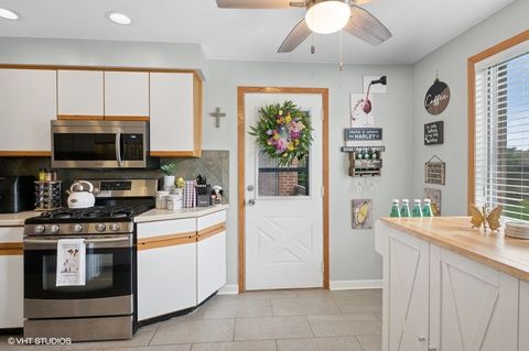 Tiny photo for 48 Parliament Drive W #132, Palos Heights, IL 60463 (MLS # 12479359)