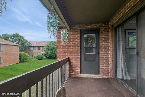 Tiny photo for 48 Parliament Drive W #132, Palos Heights, IL 60463 (MLS # 12479359)