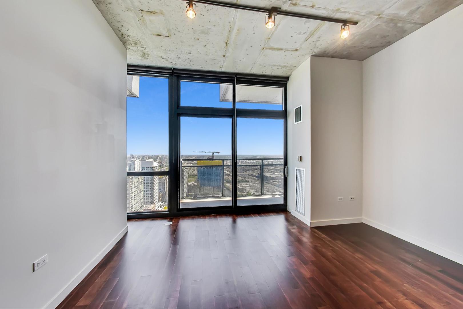 235 W Van Buren Street 4107