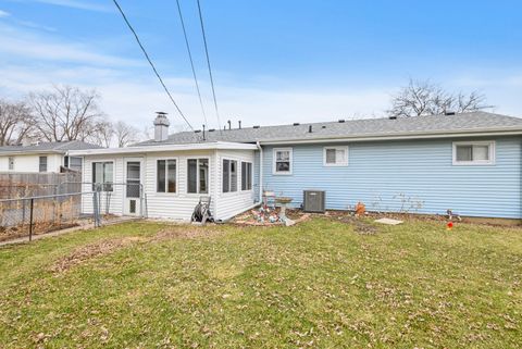 Tiny photo for 326 Old Hickory Road, New Lenox, IL 60451 (MLS # 12573001)