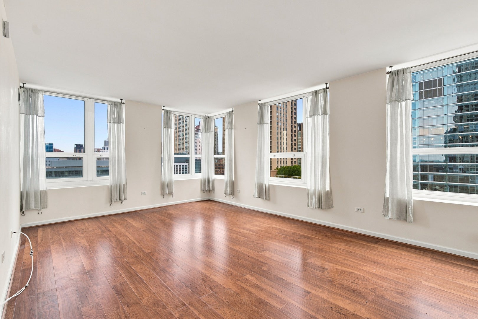 345 N La Salle Street 1803