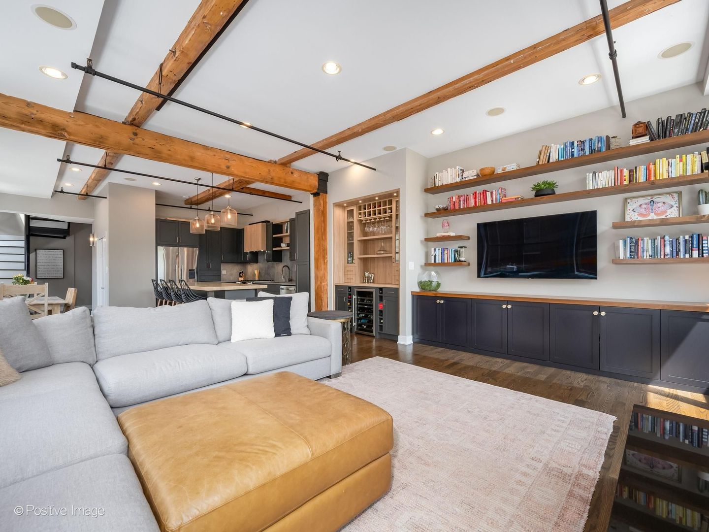 1101 W Armitage Avenue 205