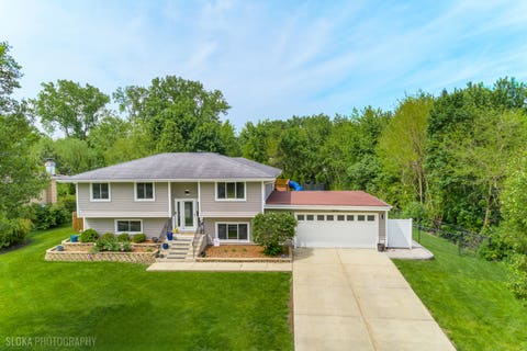 Photo of 532 Cambridge Drive, Schaumburg, IL 60193 (MLS # 12661521)