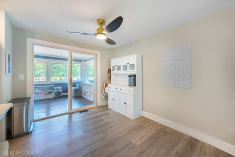 Tiny photo for 532 Cambridge Drive, Schaumburg, IL 60193 (MLS # 12661521)