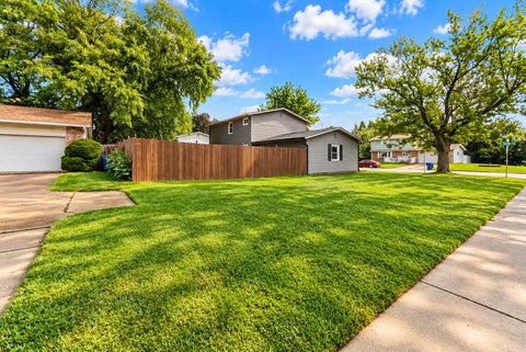 Tiny photo for 2822 S Hampton Drive, Bettendorf, IA 52722 (MLS # 12769430)