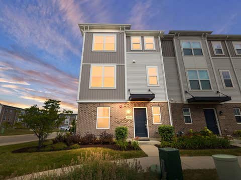 Photo of 1534 Slade Way, Des Plaines, IL 60018 (MLS # 12695478)