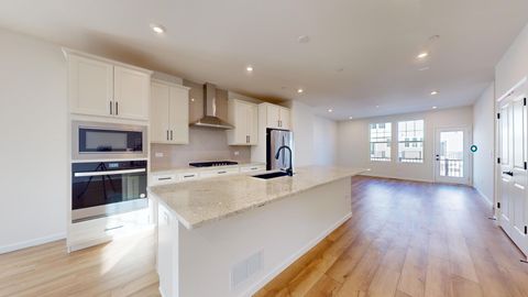 Tiny photo for 134 Yorktown Court, Libertyville, IL 60048 (MLS # 12518417)