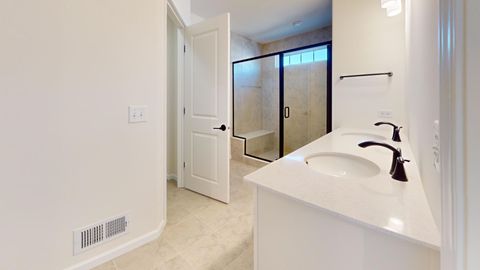 Tiny photo for 134 Yorktown Court, Libertyville, IL 60048 (MLS # 12518417)