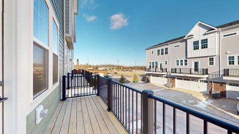 Tiny photo for 134 Yorktown Court, Libertyville, IL 60048 (MLS # 12518417)