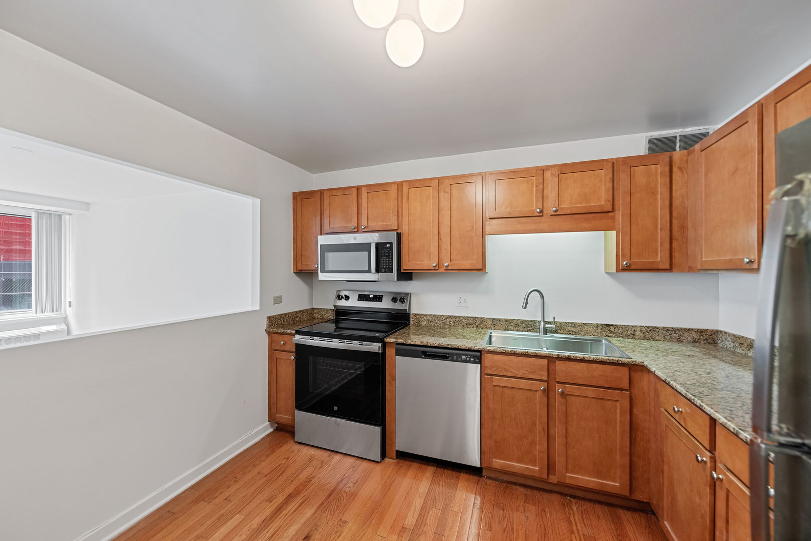 211 E Ohio Street 719