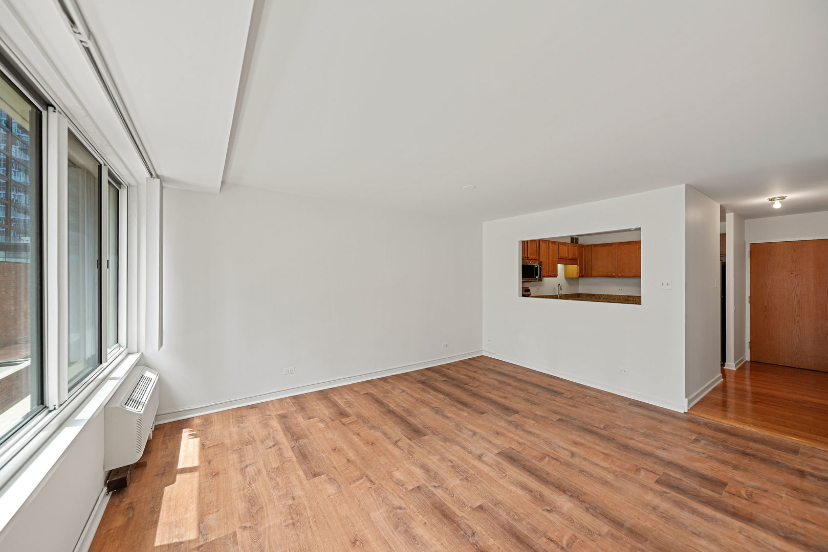 211 E Ohio Street 719
