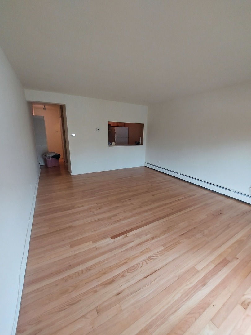 530 W Barry Avenue 4F