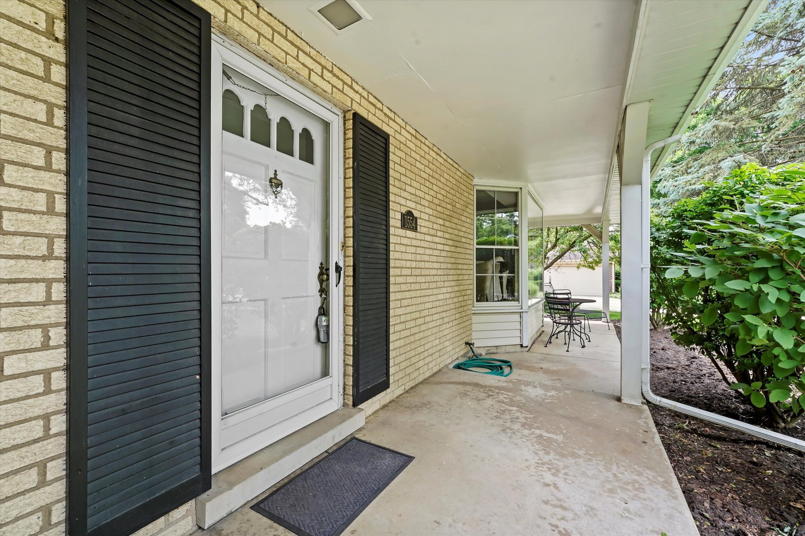 1554 CHICKASAW Drive
