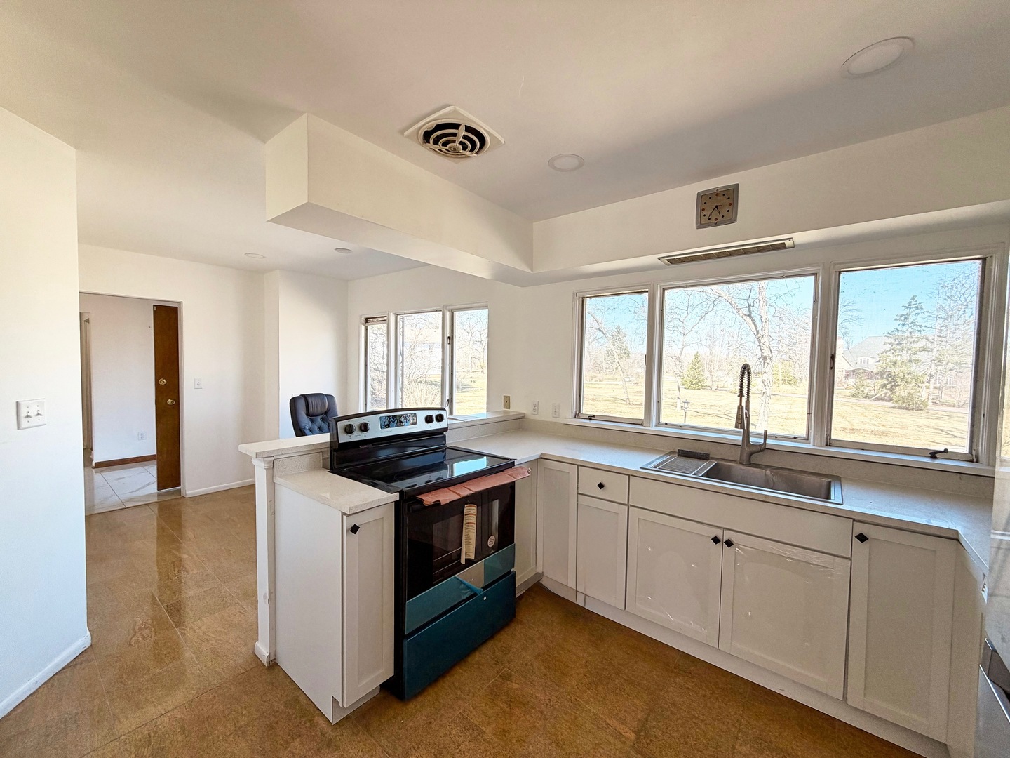 25W621 Indian Hill Woods Drive