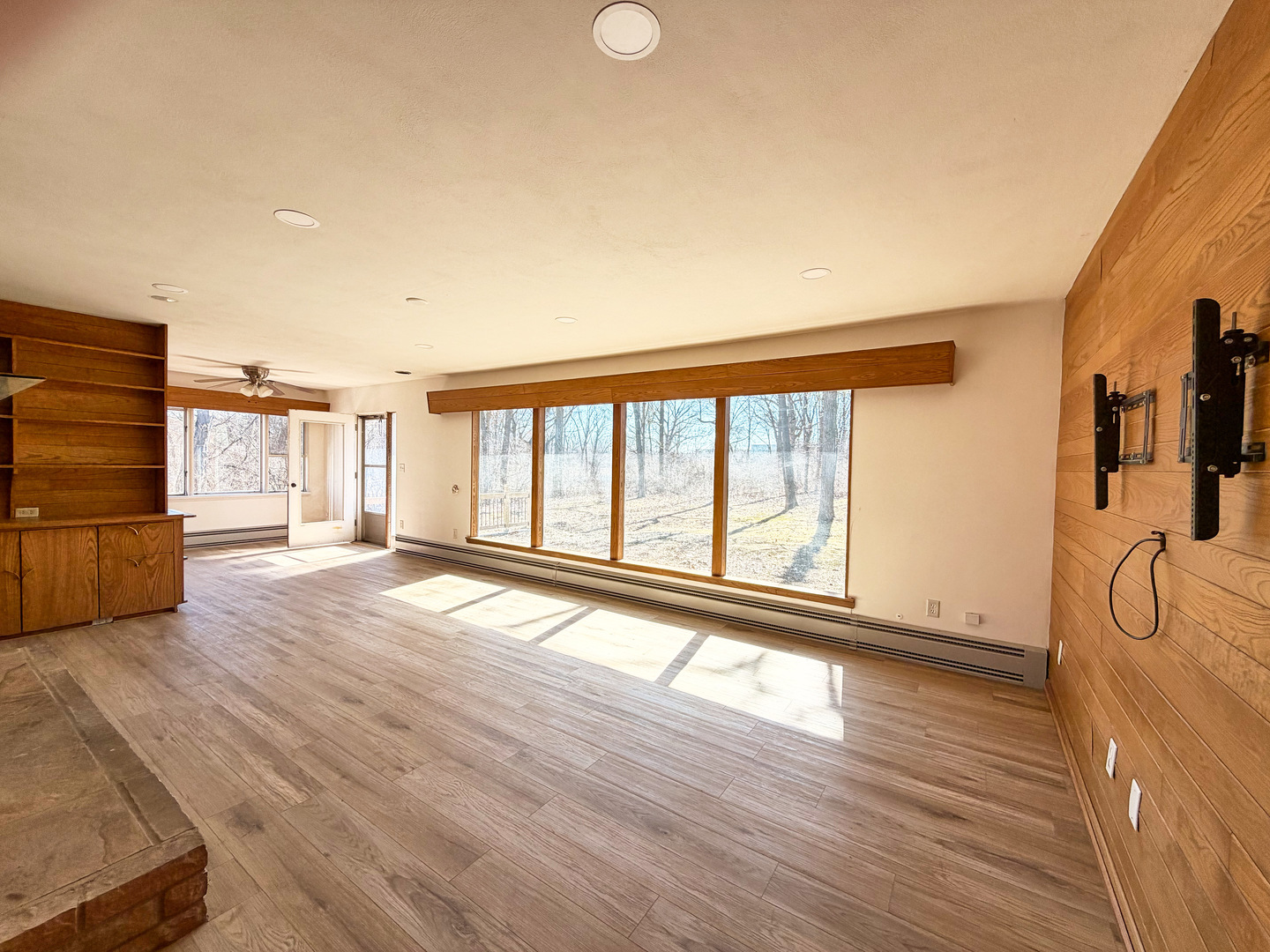 25W621 Indian Hill Woods Drive