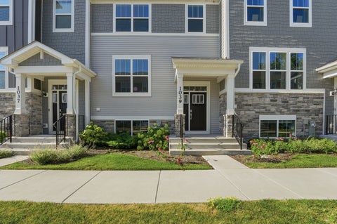 Photo of 1039 Atterberg Road, South Elgin, IL 60177 (MLS # 12752868)