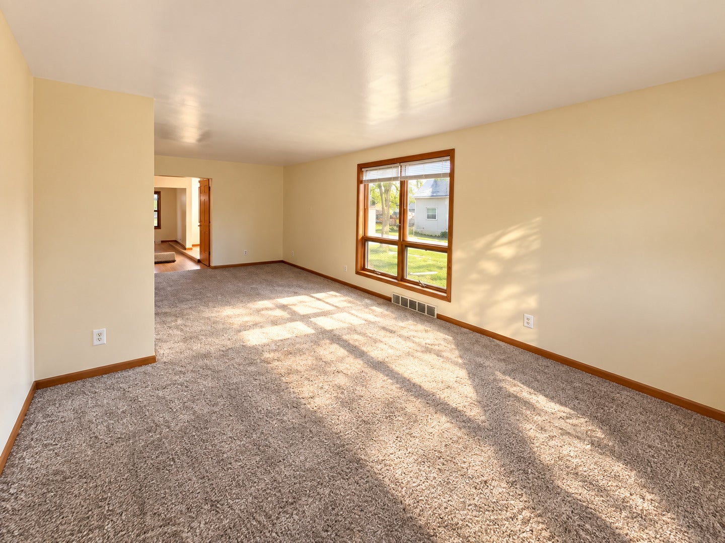 1090 Creve Coeur Street