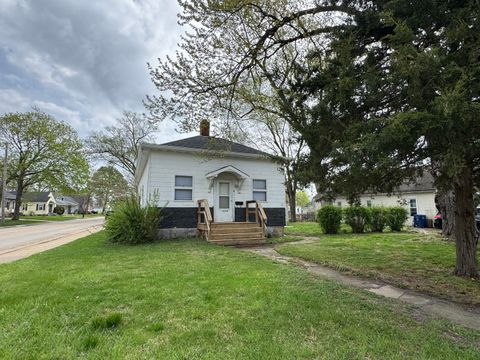 Photo of 1090 Creve Coeur Street, Lasalle, IL 61301 (MLS # 12618897)