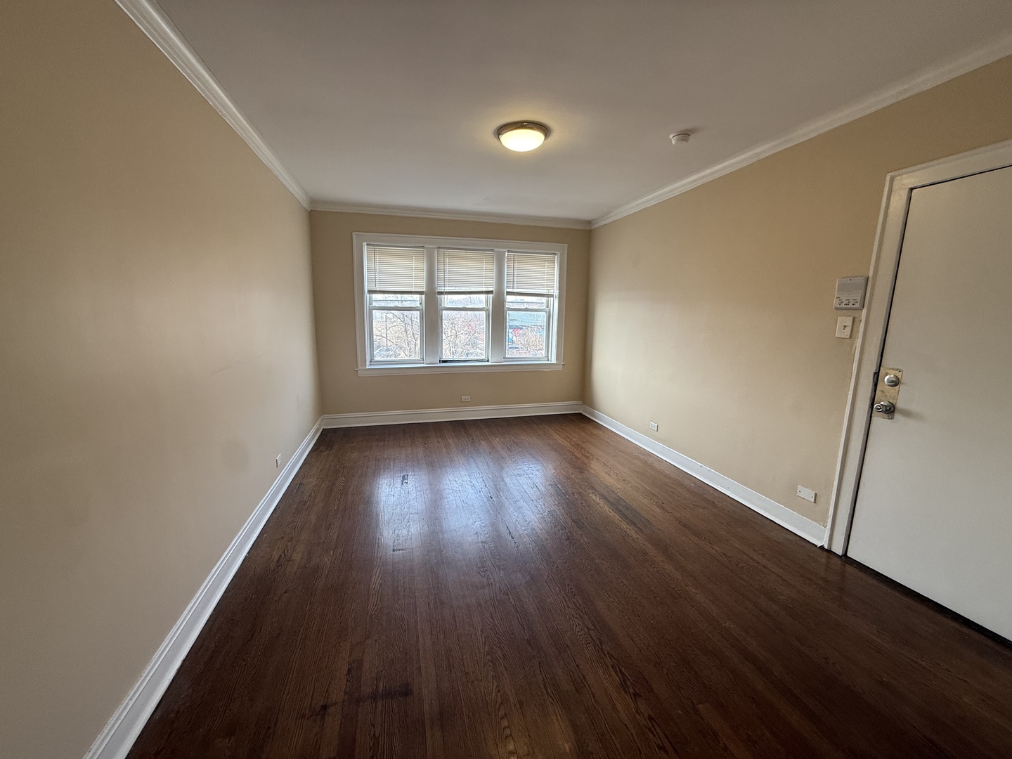 4454 W Diversey Avenue 2E