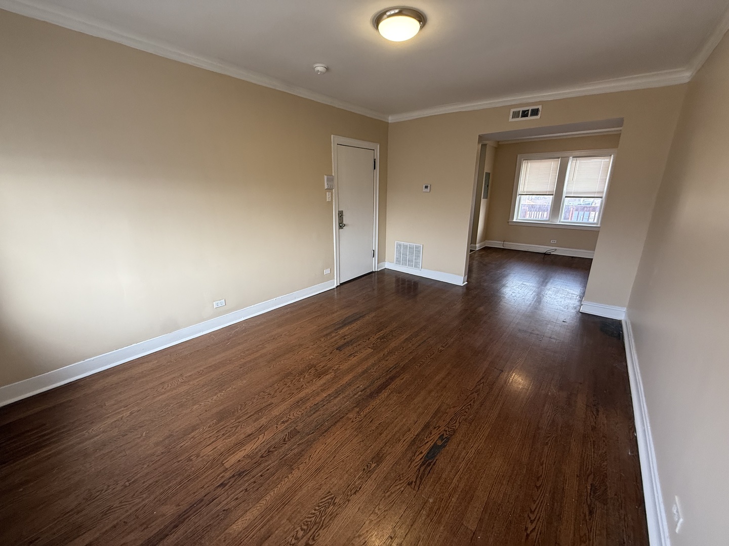 4454 W Diversey Avenue 2E
