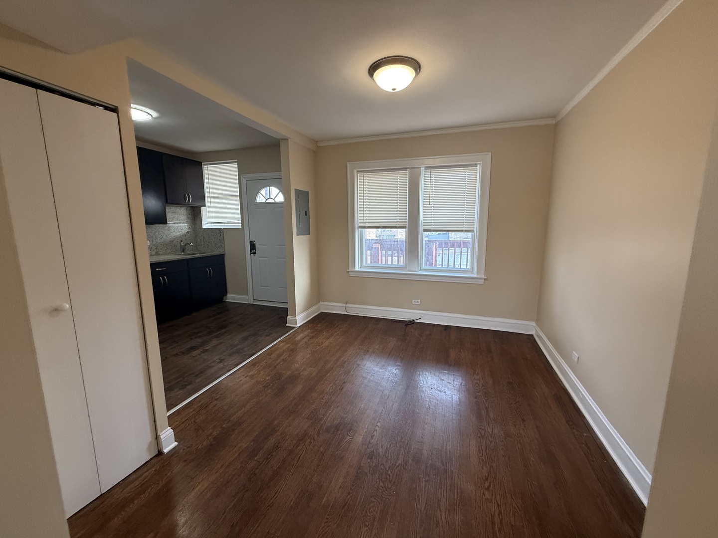 4454 W Diversey Avenue 2E