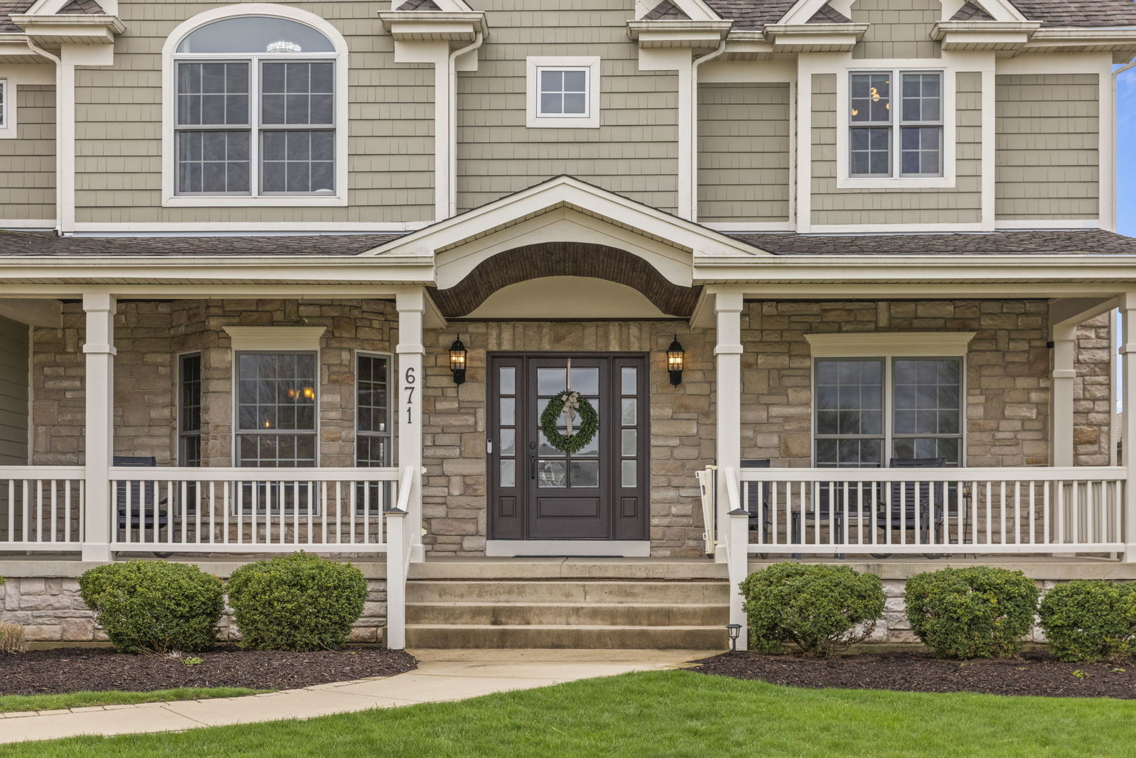 671 SHEFFIELD Circle