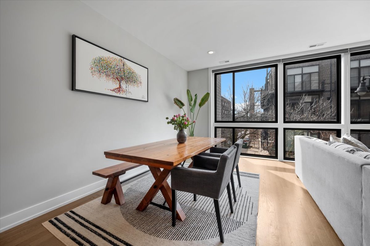 2730 W Armitage Avenue 3E