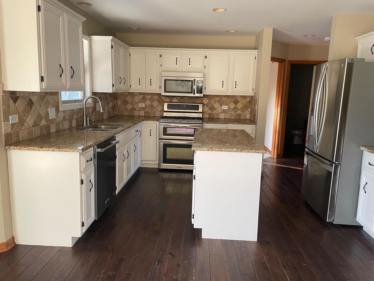 13356 Vicarage Drive