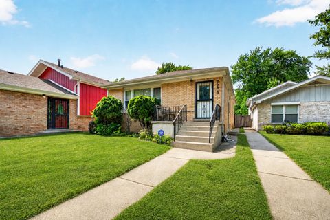 Photo of 7768 S Luella Avenue, Chicago, IL 60649 (MLS # 12716173)