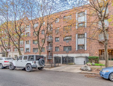 Photo of 2336 N Commonwealth Avenue #107, Chicago, IL 60614 (MLS # 12556996)