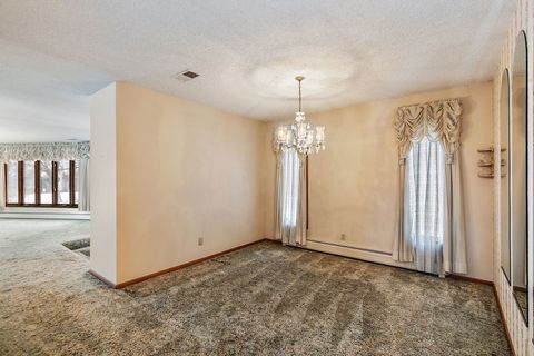Tiny photo for 1040 Beau Brummel Court, Sleepy Hollow, IL 60118 (MLS # 12560292)