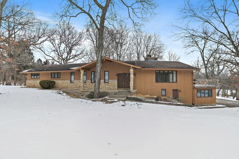 Tiny photo for 1040 Beau Brummel Court, Sleepy Hollow, IL 60118 (MLS # 12560292)