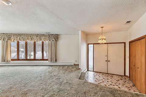 Tiny photo for 1040 Beau Brummel Court, Sleepy Hollow, IL 60118 (MLS # 12560292)