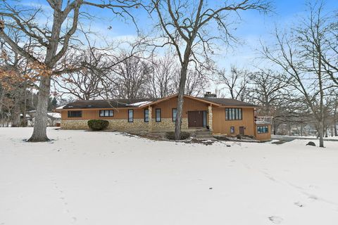 Tiny photo for 1040 Beau Brummel Court, Sleepy Hollow, IL 60118 (MLS # 12560292)
