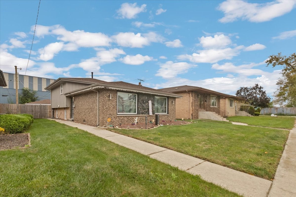 14110 S Bensley Avenue - Photo 2