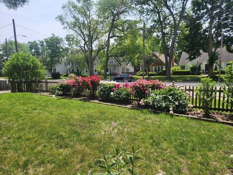 Tiny photo for 411 Pine Manor Drive, Wilmette, IL 60091 (MLS # 12592849)