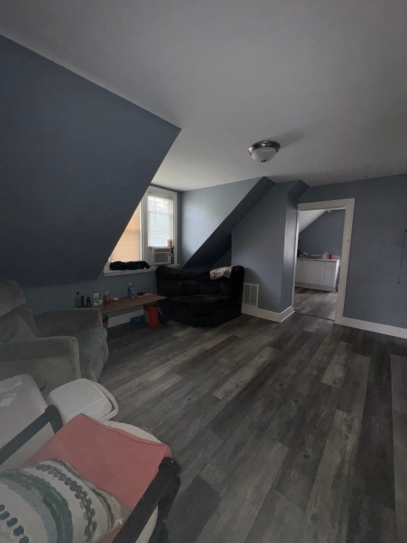 72 W 19TH Street