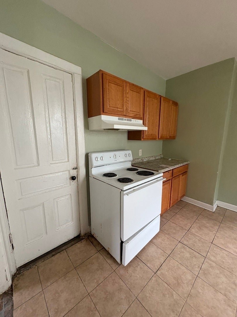 72 W 19TH Street