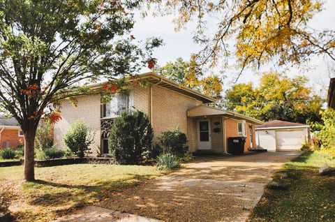 A home in Oak Forest