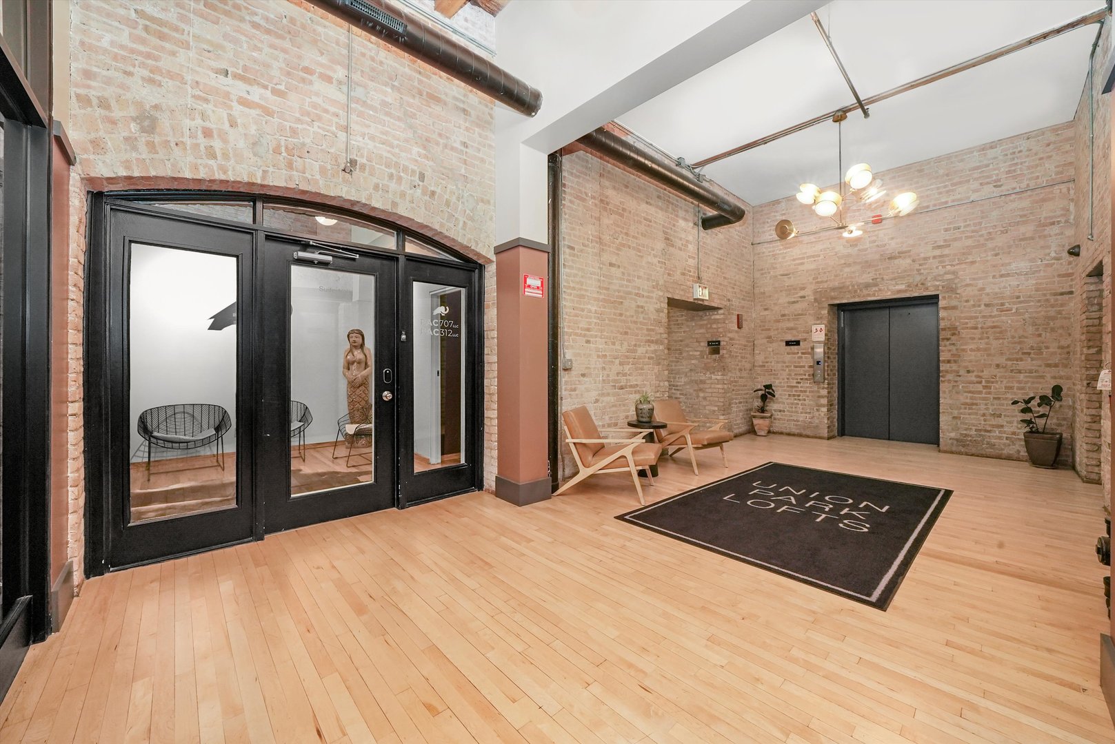 1327 W Washington Boulevard 106