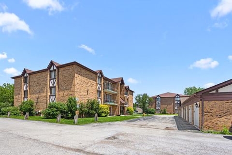 Tiny photo for 17510 71st Court #3B, Tinley Park, IL 60477 (MLS # 12699424)