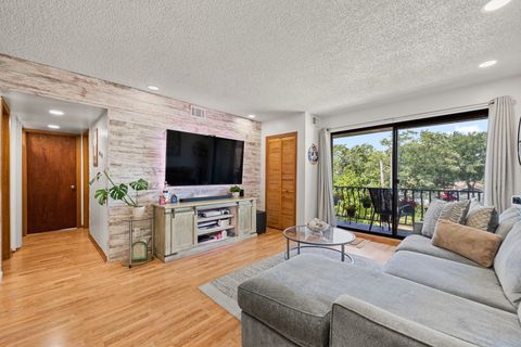 Tiny photo for 17510 71st Court #3B, Tinley Park, IL 60477 (MLS # 12699424)