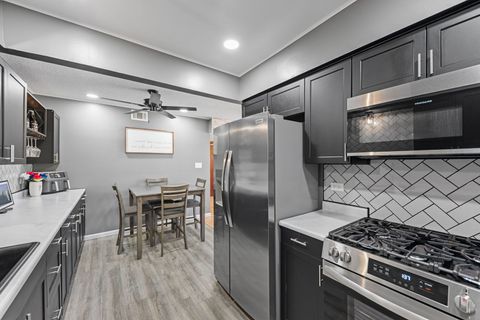 Tiny photo for 17510 71st Court #3B, Tinley Park, IL 60477 (MLS # 12699424)