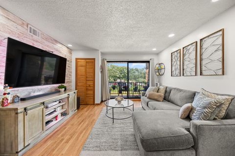 Tiny photo for 17510 71st Court #3B, Tinley Park, IL 60477 (MLS # 12699424)