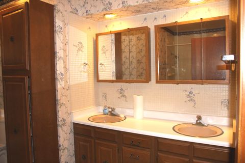 Tiny photo for 321 E Elm Street, Piper City, IL 60959 (MLS # 12603688)