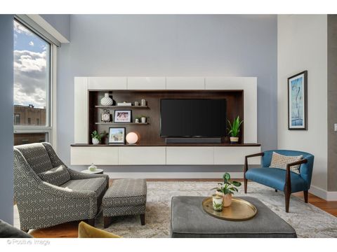 Tiny photo for 18 N Carpenter Street #PHN, Chicago, IL 60607 (MLS # 12494214)