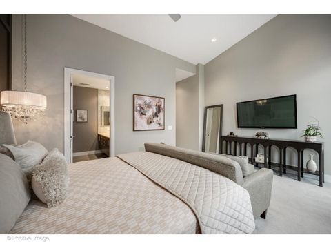 Tiny photo for 18 N Carpenter Street #PHN, Chicago, IL 60607 (MLS # 12494214)